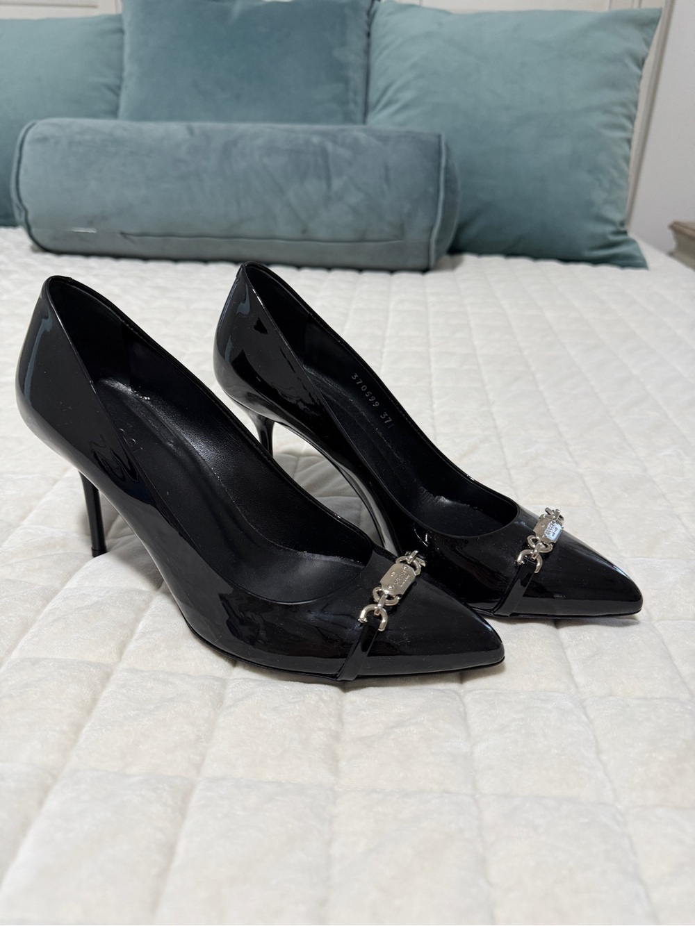 Gucci Black Patent Pointed-Toe Pumps with Silver Chain Accent